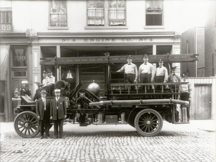 Engine Company #4, Richmond, 1911 (VHS accession number: 1991.1.21240). Part of the collection of approximately 30,000 glass plate negatives from the W. W. Foster collection, Richmond, VA, c. 1900-25. Negative #5313. Richmond, VA; Fire Dept. #4, 1911. The negative shows men and their fire engine. Engine Company #4, Richmond, 1911